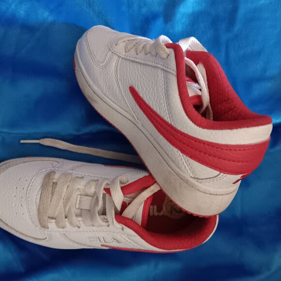 Fila red and white low sneakers for little boys - Picture 2 of 3